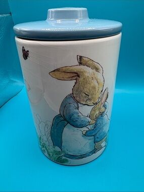 Beatrix Potter Peter Rabbit Ceramic Canister/ Cookie Jar with Blue Lid